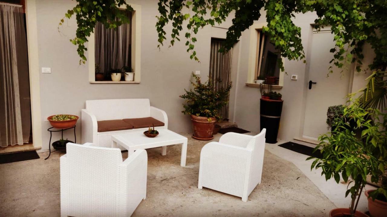 "Country House Il Brolo" Polpenazze del Garda Bagian luar foto